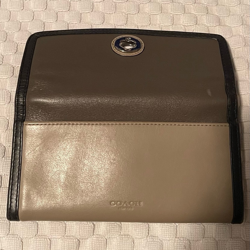 Coach Legacy Leather Wallet in grey, taupe & black with turnkey closure in EUC - Picture 3 of 6